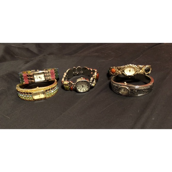 Accessories - BEAUTIFUL Set of 5 Watches! So unique 💞💞